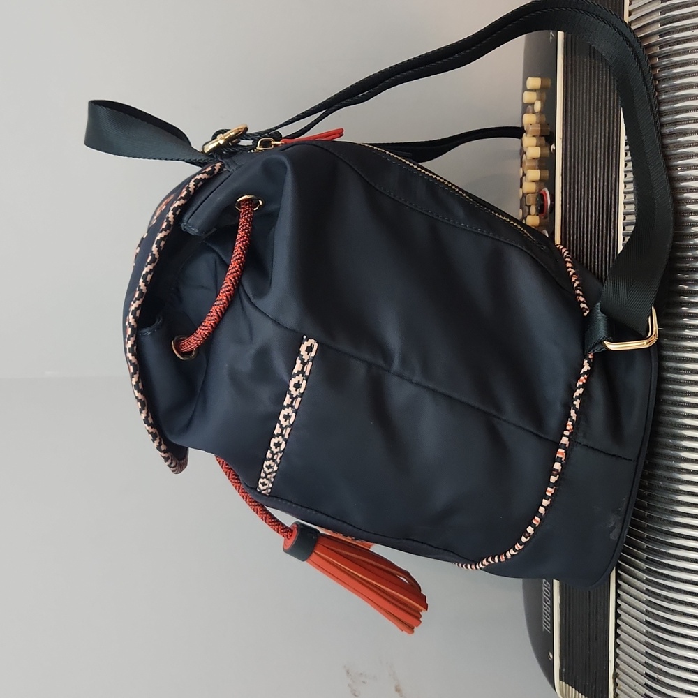 NWOT- SPARTINA 449 NAVY BLUE & CORAL HERRINGBONE TASSLE BACKPACK W/ADJUST STRAPS - Picture 2 of 10
